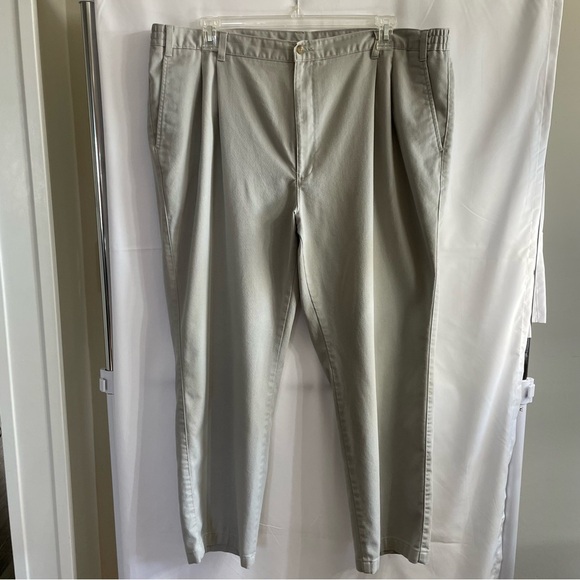 Men's Croft & Barrow 44x29 Khaki Pants - Picture 1 of 4